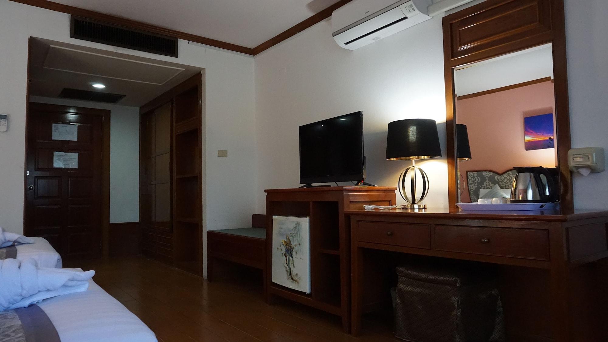 Wattana Park Hotel Trang Exterior foto